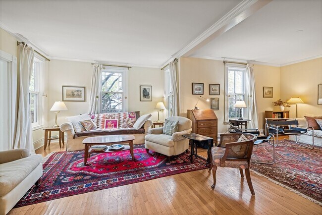 Photo - 14 Linnaean St