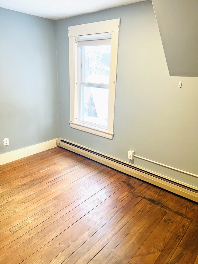 Bedroom 1 - 10 Chandler St Unit 2