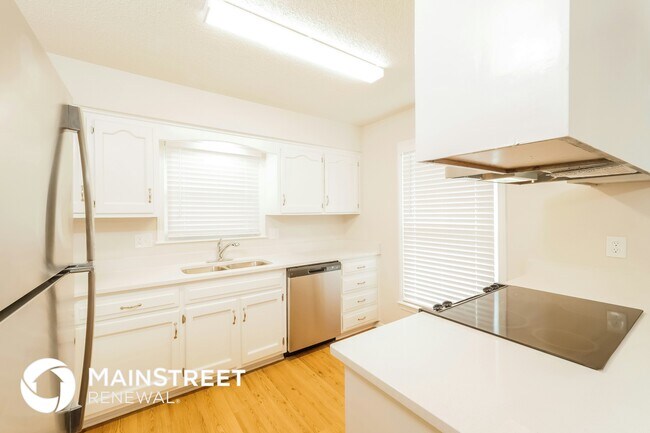 Photo - 1018 Silver Lake Dr