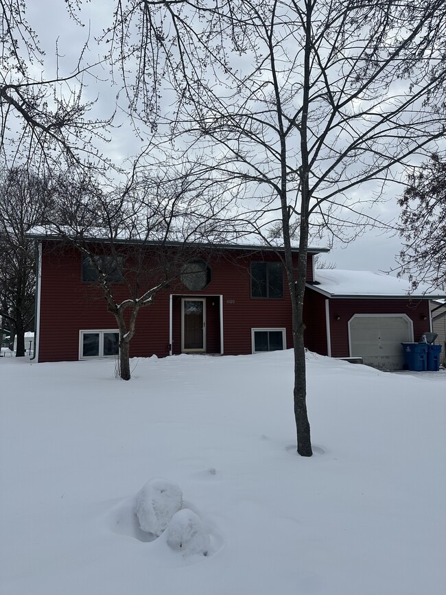 Building Photo - 1020 Benedict Dr