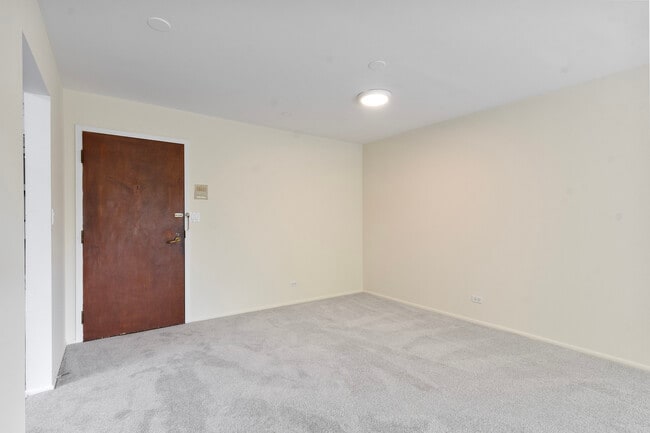 Photo - 1250 Park Ave W Unit 421
