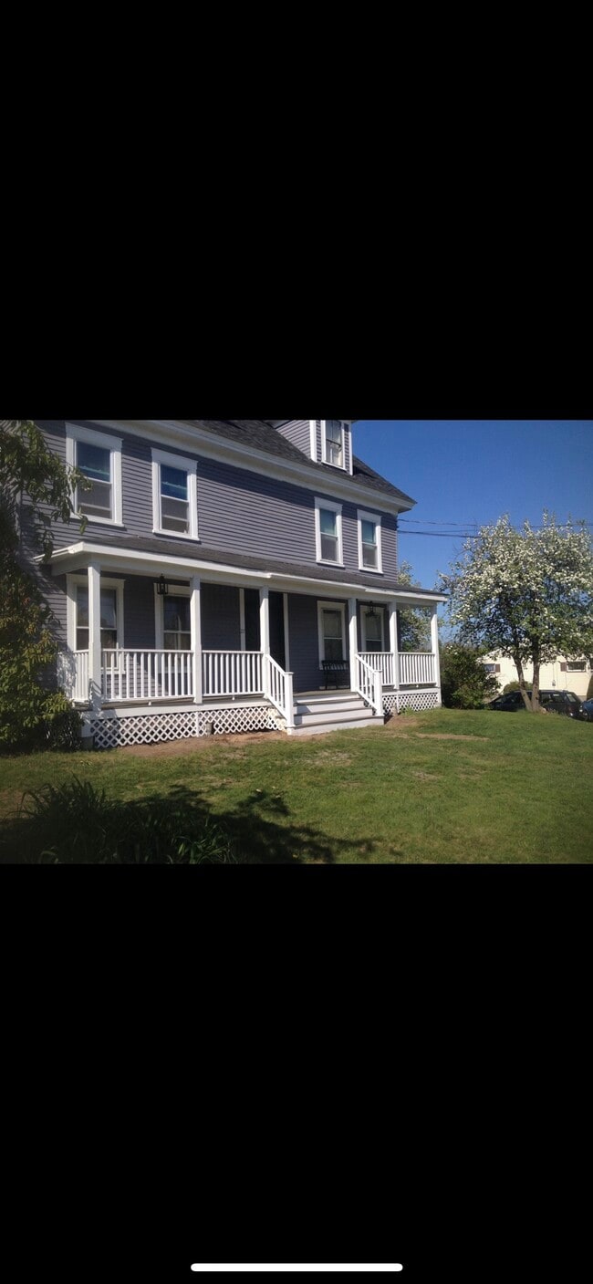 Main House - 27 Stevenson Rd Unit 3