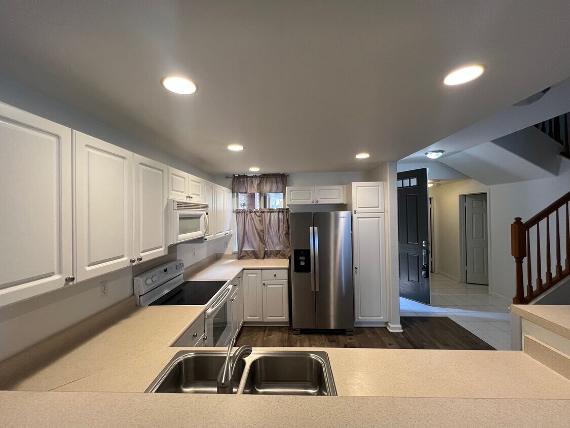 2 Bedroom / 2.5 Bath Condo with 1 car gara... - 2 Bedroom / 2.5 Bath Condo with 1 car gara...