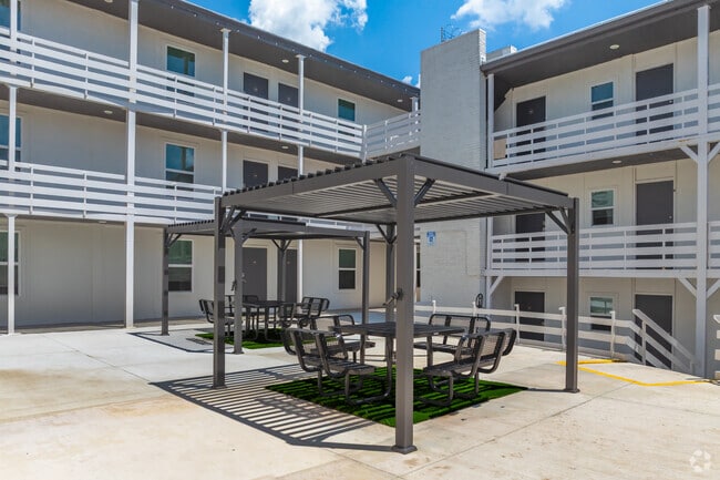Courtyard - Crescendo Apartments