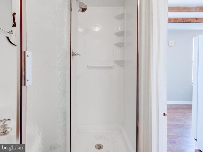 Photo - 1910 N Marshall St