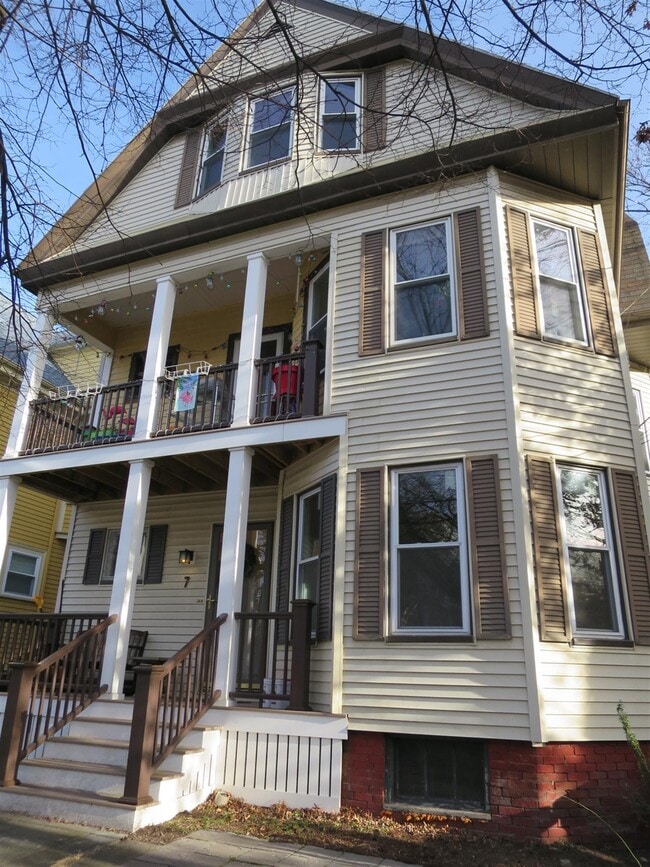 Photo - 7 Rogers Ave Unidad #1