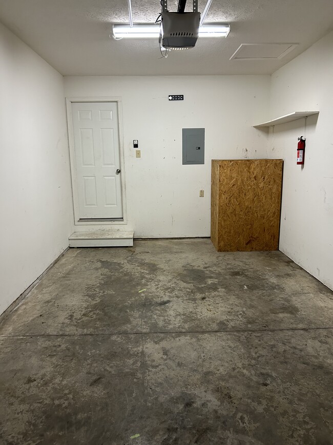 Photo - 114 N Third St Apartments Unit A
