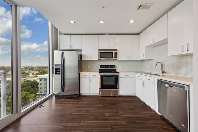 Building Photo - 5925 Almeda Rd Unit 10913