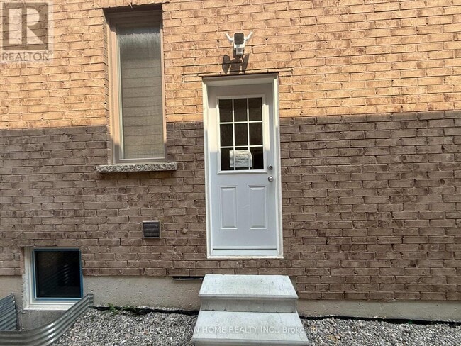 Photo - 84 Christine Elliott Ave