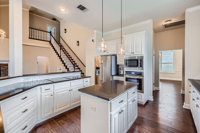 Photo - 2114 Cliffs Edge Dr