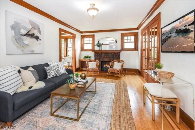 19 Field Rd
