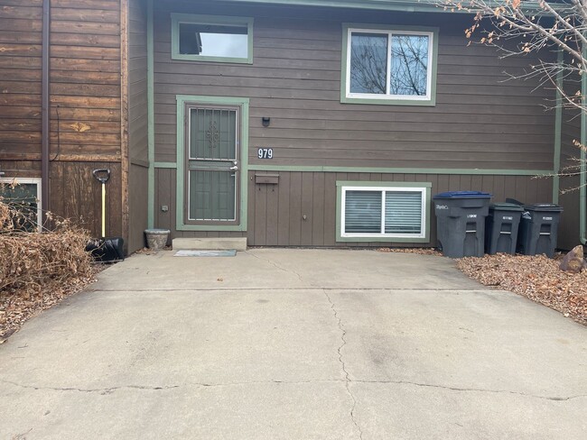 Great 2 Bed, 1 Bath Townhouse in the Heart... - Great 2 Bed, 1 Bath Townhouse in the Heart...