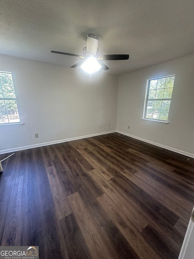 Photo - 253 Whitney Ln