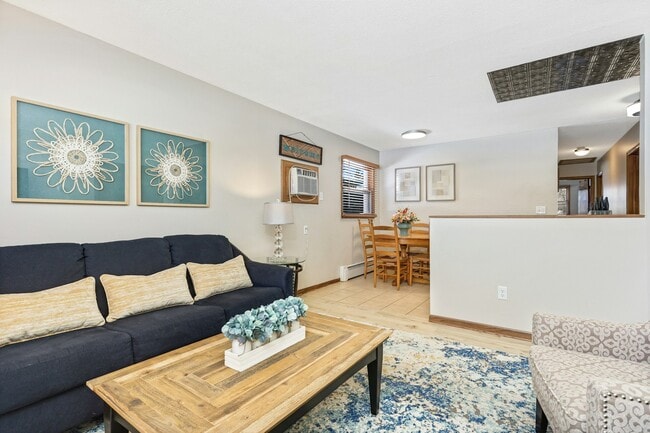 Photo - 157 Mississippi Pl Unit 2 (lower left)