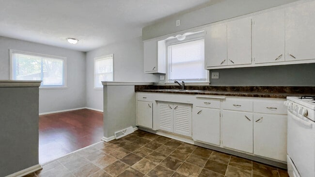 Photo - 5747 N 93rd St