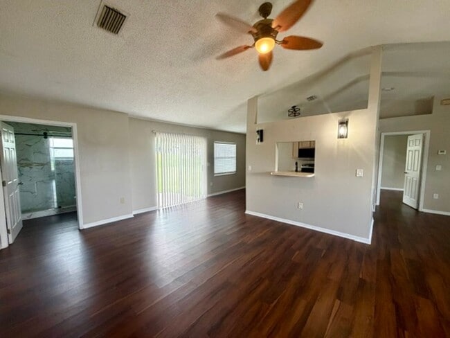Photo - 3175 Victoria Dr