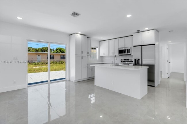 Photo - 1773 Lauderdale Manor Dr