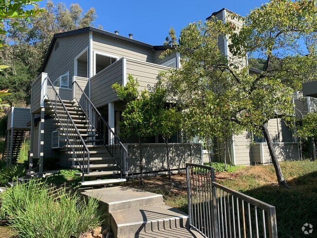 Building Photo - 515 Canyon Oaks Dr Unit E Rental