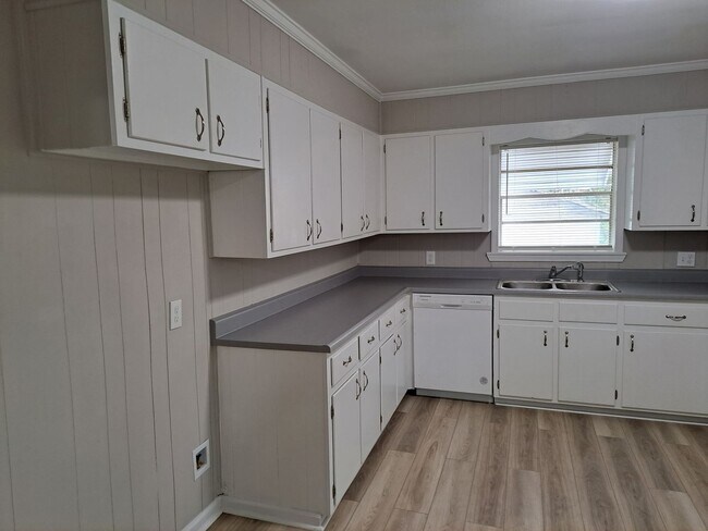 Photo - 205 E Second St