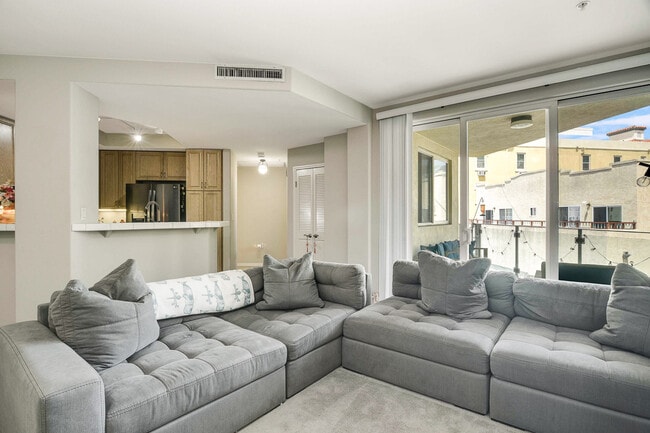 Photo - 1601 India St Townhome