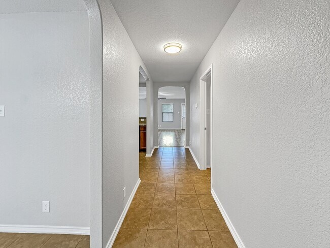 Photo - 1826 Strawhouse Way