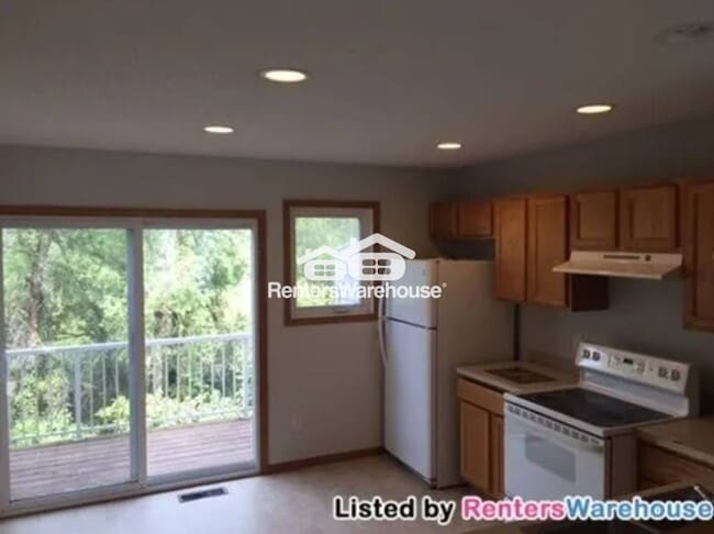 Photo - 4801 Education Dr N