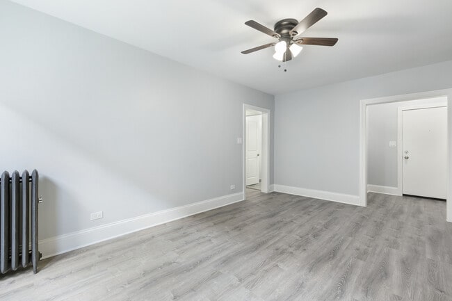 Photo - 1611 W Juneway Terrace Unit 1F