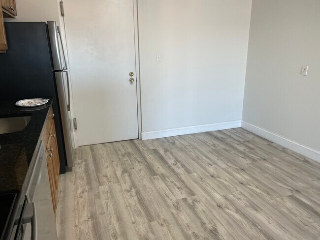 Photo - 227 West St Unidad 2