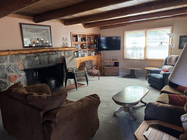 Photo - 950 Lakeview Ave