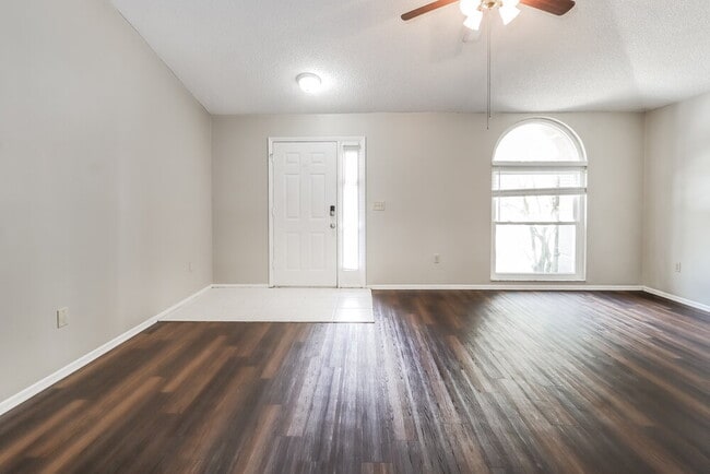 Photo - 409 Benson St