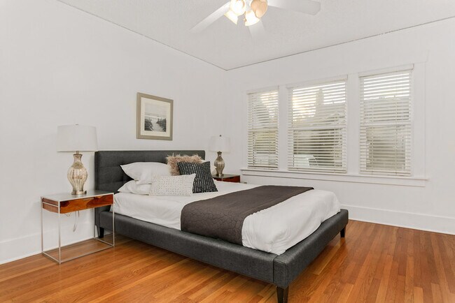 Photo - 2610 Glenwilde Pl E