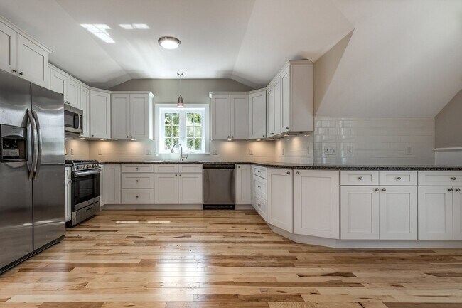 Photo - 168 Bigelow St