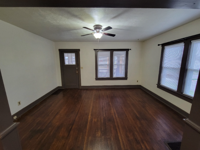 Photo - 530 S Seminary St House