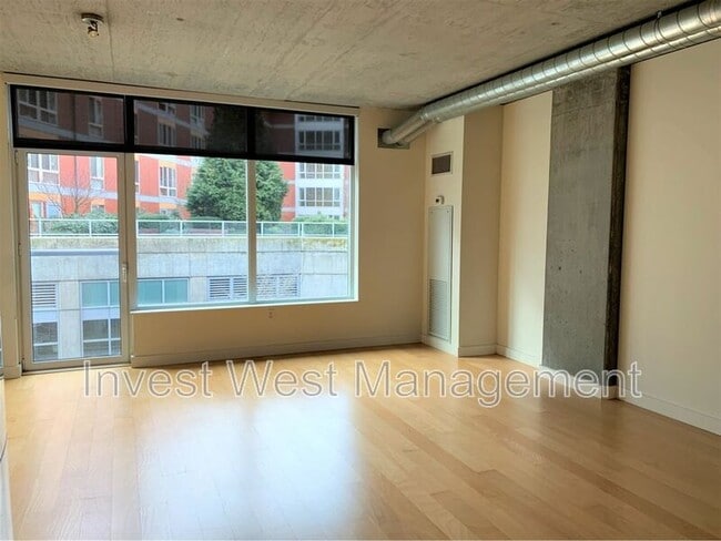 Photo - 1926 W Burnside St