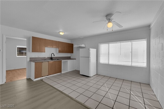 Photo - 2908 E Poplar Ave