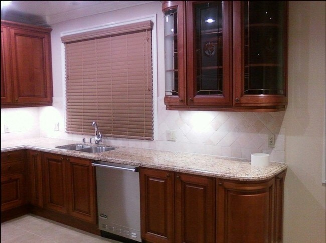 Foto del edificio - 11749 Goshen Ave