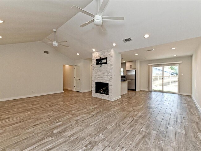 Photo - 1202 Woodfield Dr