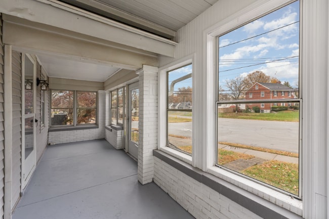 Photo - 4806 Peachtree Ave