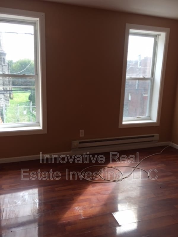 Photo - 530 N 53rd St
