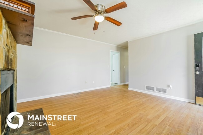 Photo - 315 Bakers Bridge Cir