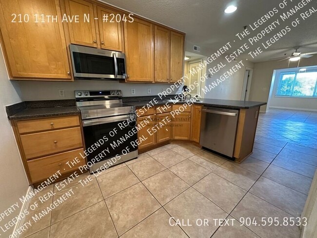 Photo - 210 11th Ave N Unidad #204S