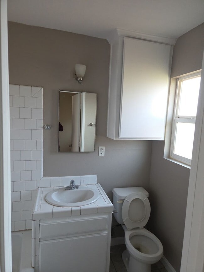 Photo - Hammond-4plex Unit Hammond-2753