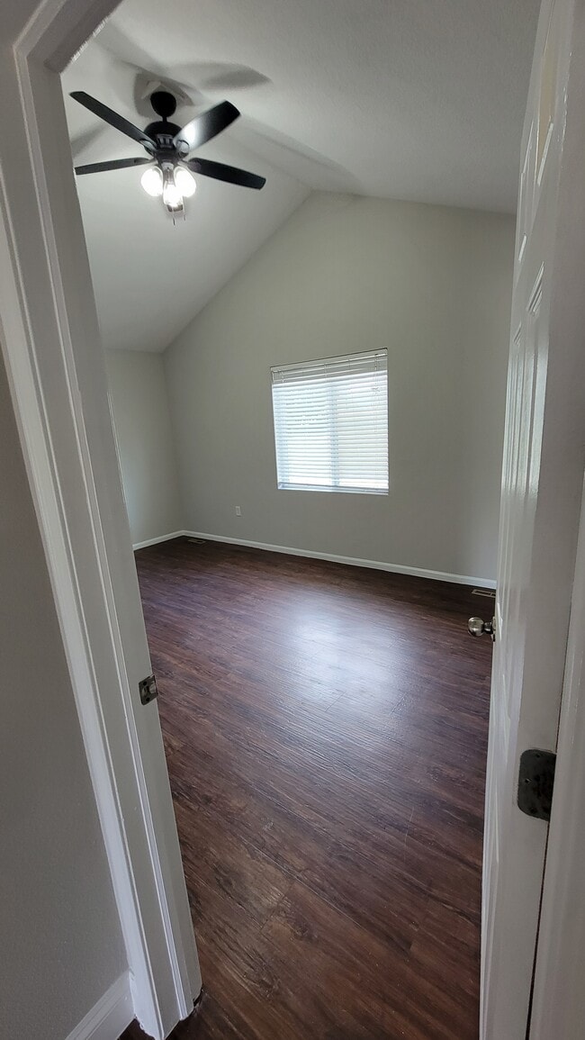 Photo - 1708 Apple Ln