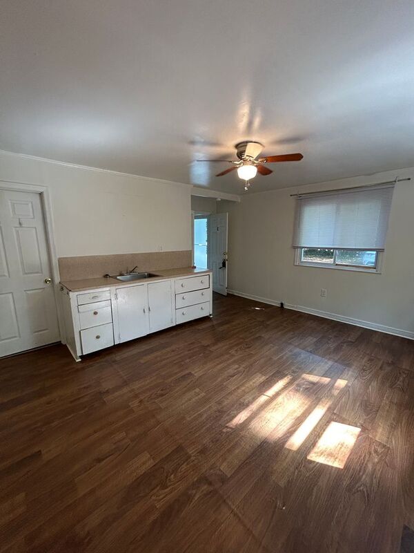 Photo - 305C N Boundary St