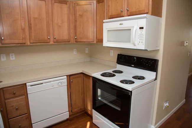 Photo - 2680 Beverly Ave