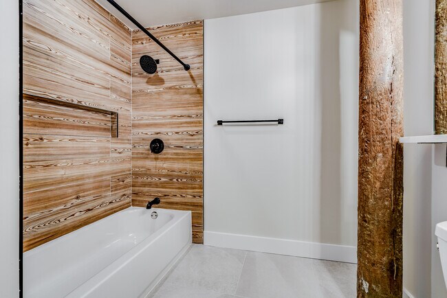 Plano de planta de 2 BR, 2 BA, AP - River Lofts at Ashton Mill in the desirabl...