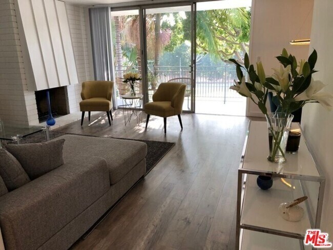 Building Photo - 9297 Burton Way Unit 3 Rental