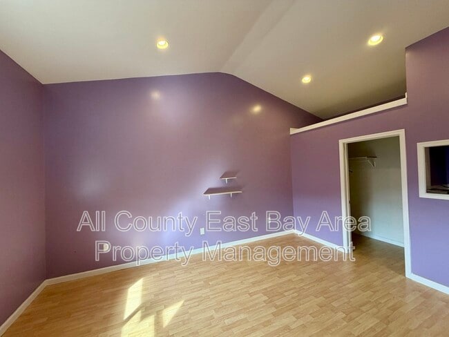 Photo - 224 Cordova St