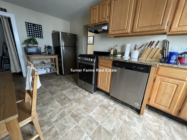 Photo - 266 Gold St Unit 03