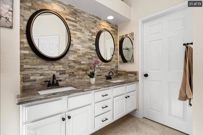 Building Photo - 421 Tazewell Ave